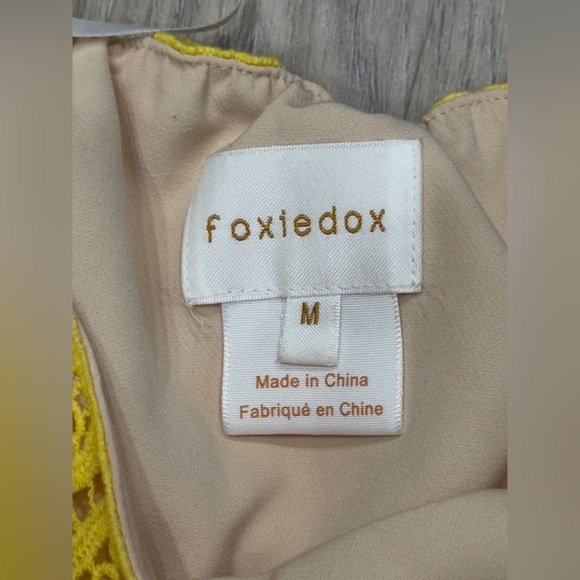 Foxiedox Charming Yellow Lace woman’s Dress 👗💛 - Picture 7 of 9